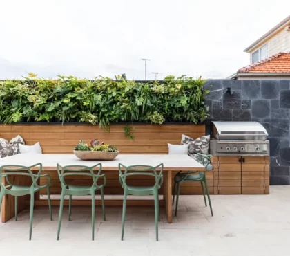 natural timber outdoor kitchen small bbq dinig area design ideas