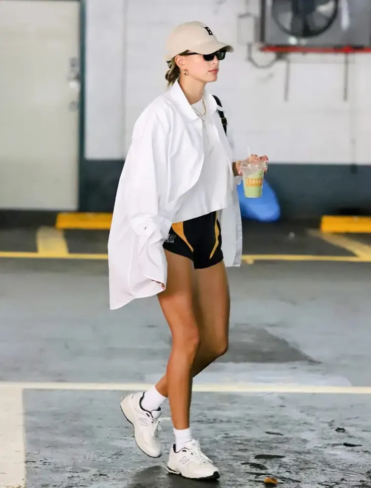 new balance chunky dad sneakers old money shoes hailey bieber