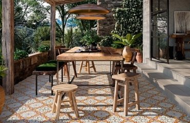 orange azulejos tiles patio paving bamboo pergola wooden furniture al fresco table copy
