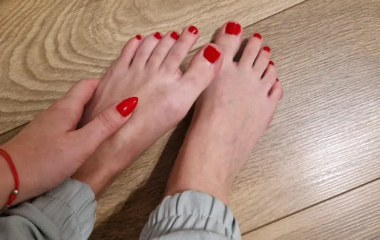 red manicure pedicure matching fingernails toenails classic nail polish