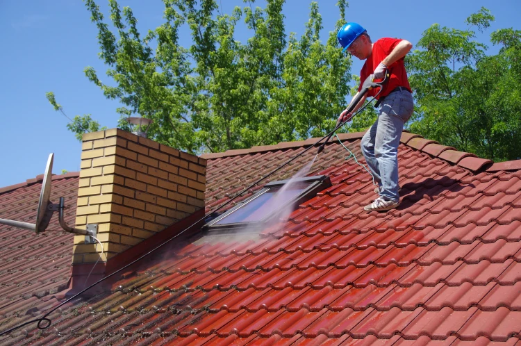 remove moss from a roof with pressure washer