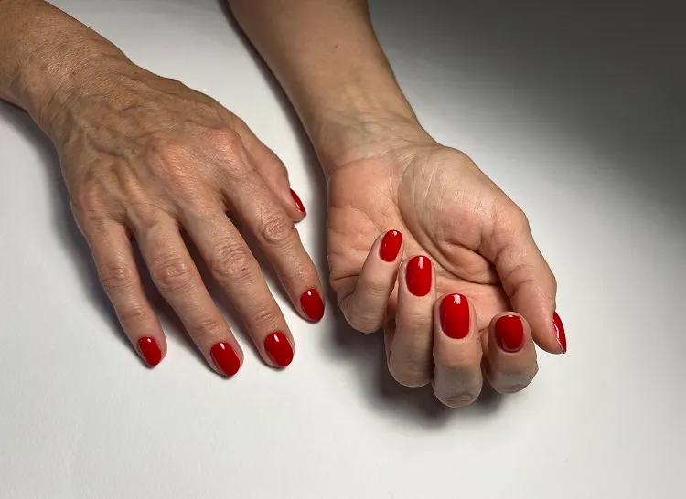 short red nails for women over 50 ideas for trendy manicure