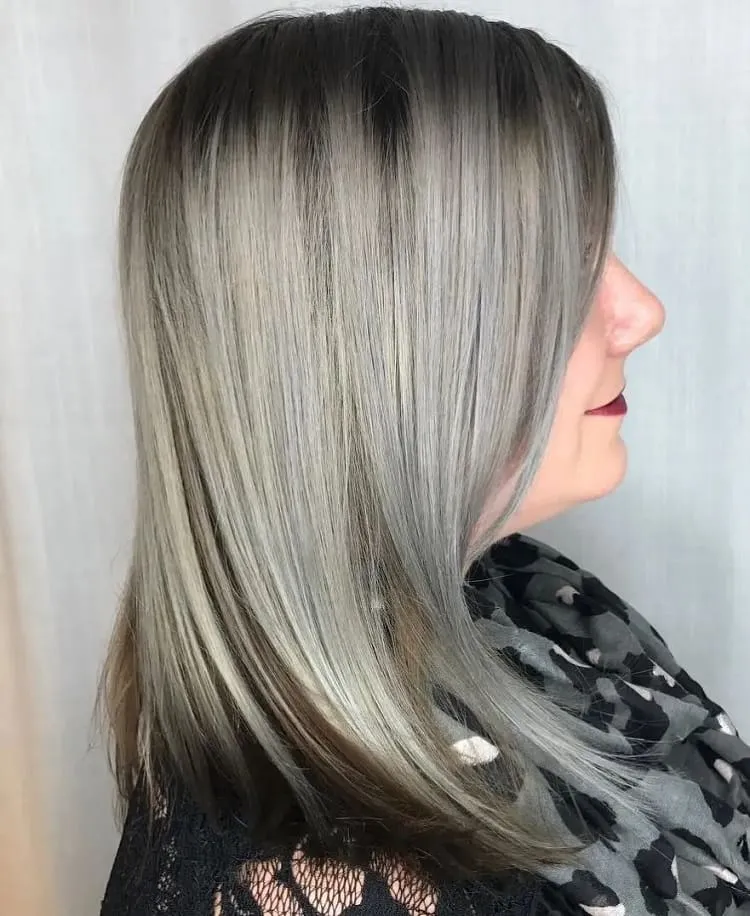 shoulder length hair with salt and pepper balayage