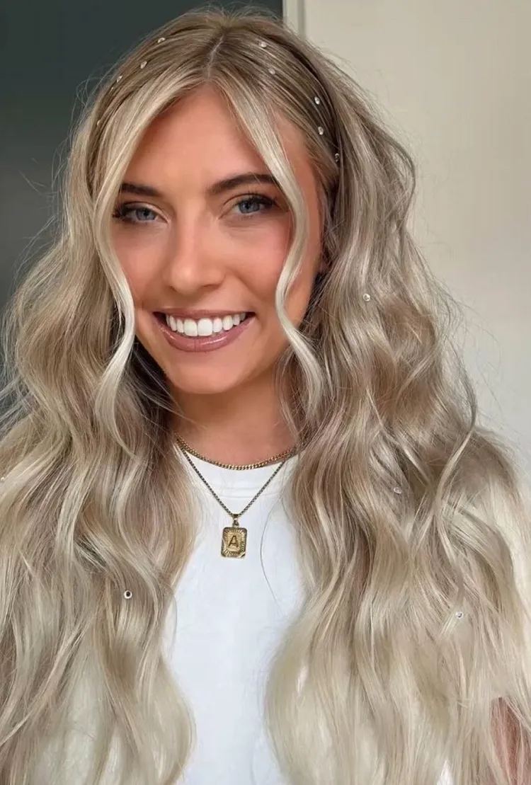 simple long hairstyle for coachella 2023