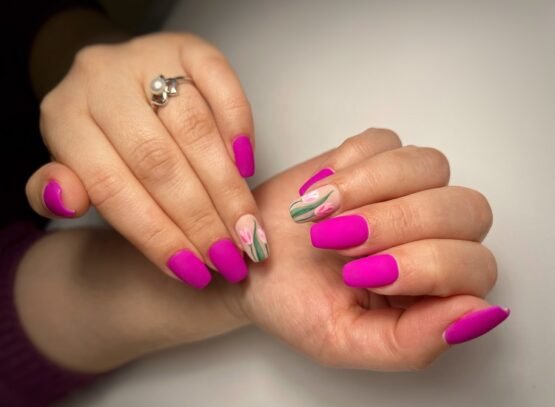 spring nail design in hot pink color with tulips for women over 50 nail trends 2023 march and april
