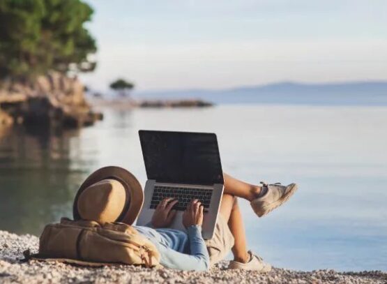 tips for working outside advantages and disadvantages of working outdoors how to work from home the right way