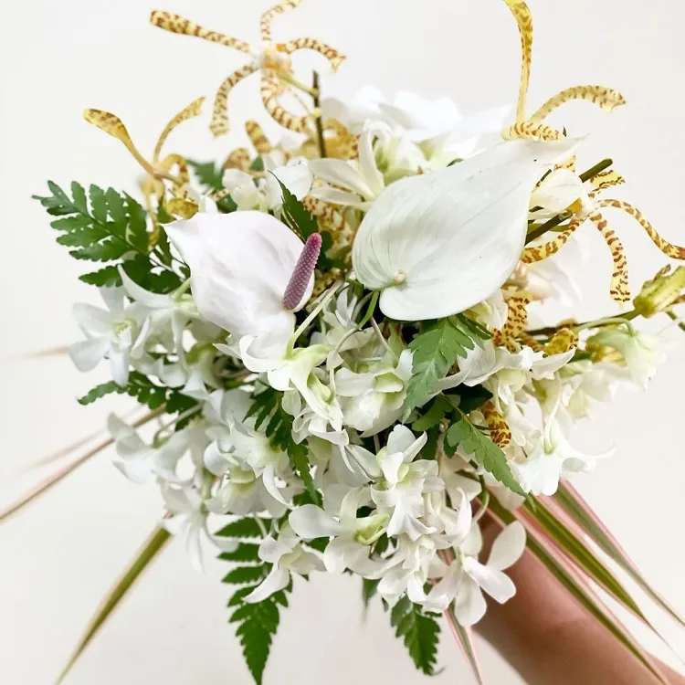 tropical wedding bridal bouquet ideas trends 2023
