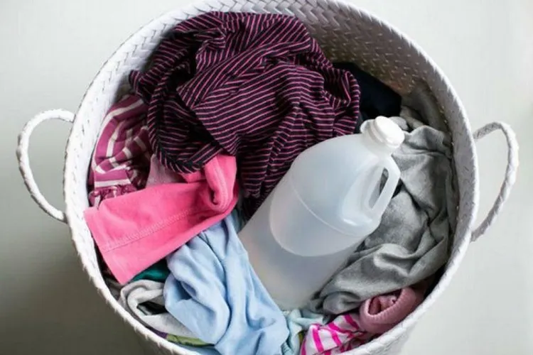 what to wash striped clothes with adding lemon juice and vinegar