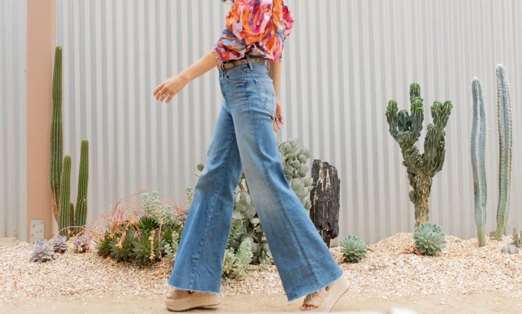 Wide Leg Jeans: Most Flattering Outfit Ideas and Trends 2023