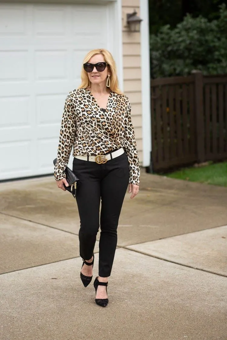 combine leopard print with black colored garment outfit ideas for women over 50