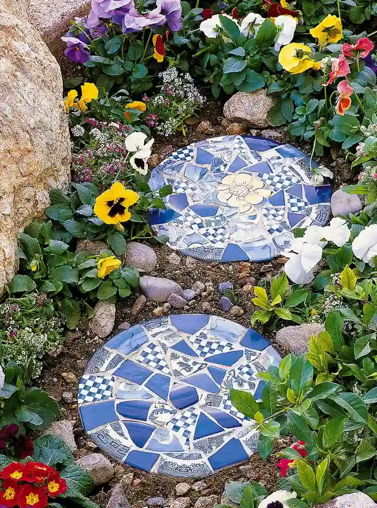 diy mosaic stepping stones unique yard art ideas