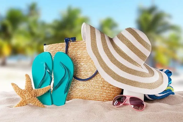 the best resort wear for women over 50 beach accessories