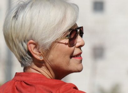 top 10 short hairstyles for older women with thin hair
