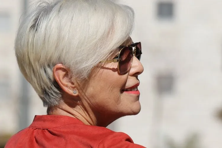 top 10 short hairstyles for older women with thin hair to look younger and chic