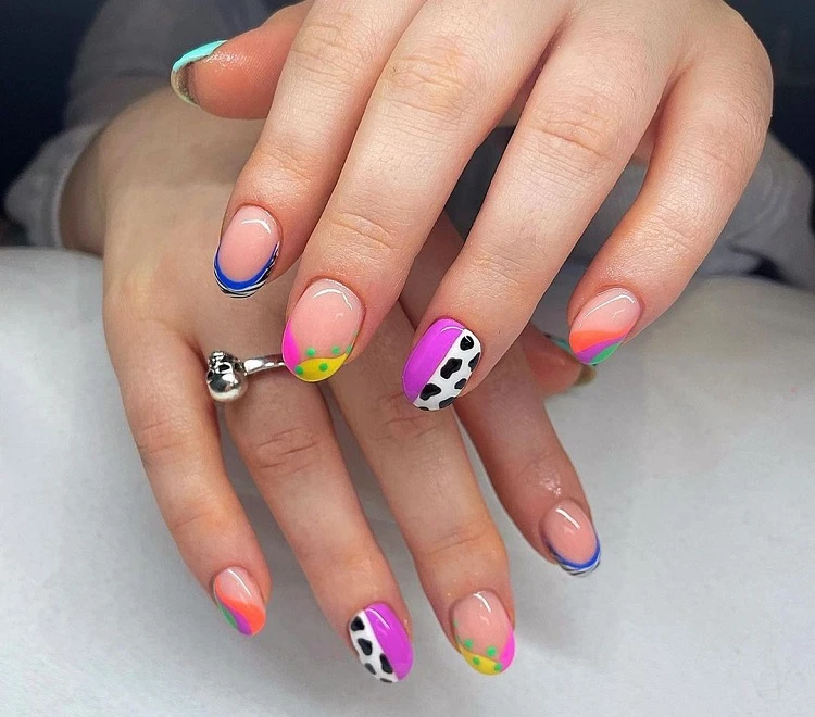abstract french tip nails short almond shape colorful summer manicure ideas 2023