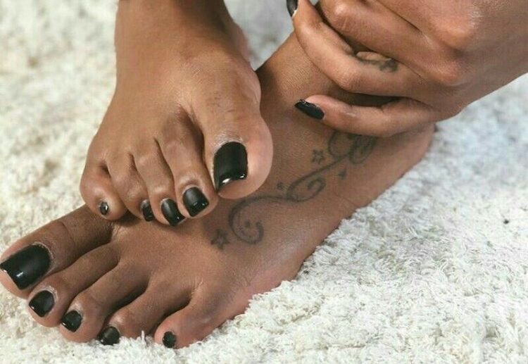 black matte and glossy pedicure and manicure idea for brown skin