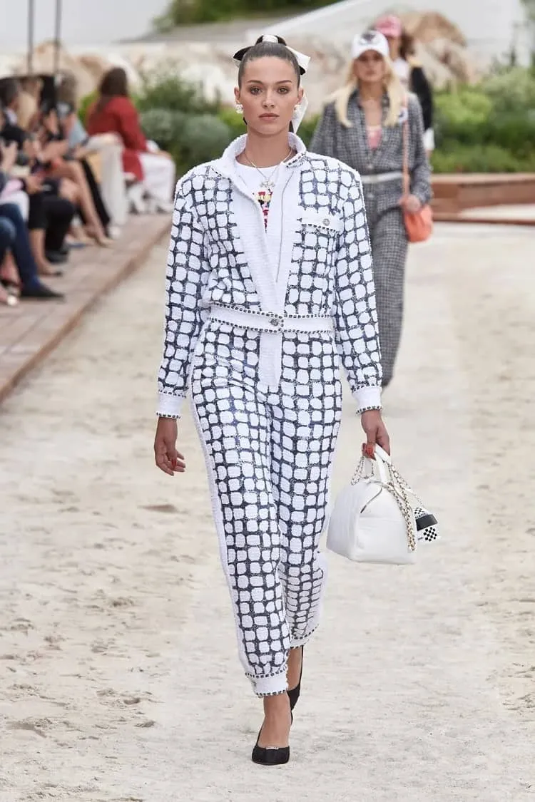 chanel resort 2023 runway