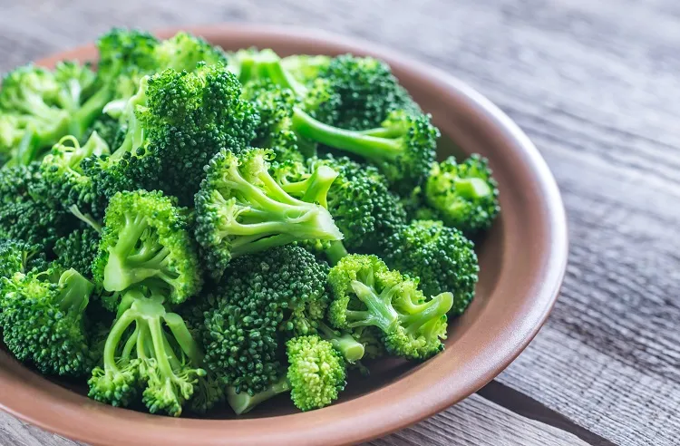 cooked broccoli on the plate which vegetables are high in fiber