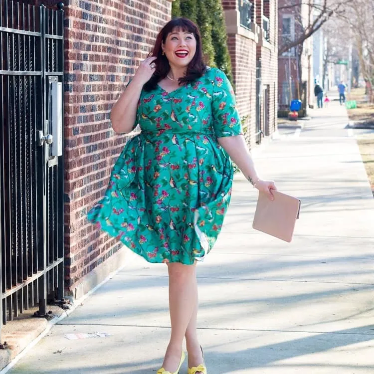 10 Best Summer Dresses for Short Chubby Ladies to Look Slimmer & Taller