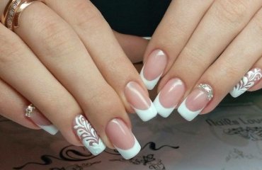 fancy french tip nails never go out of style they are gaining even more attention in the past couple of years thanks to their stylish look chic and elegant