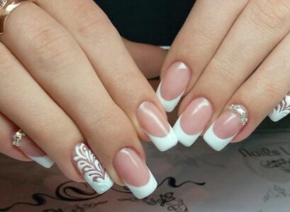 fancy french tip nails never go out of style they are gaining even more attention in the past couple of years thanks to their stylish look chic and elegant