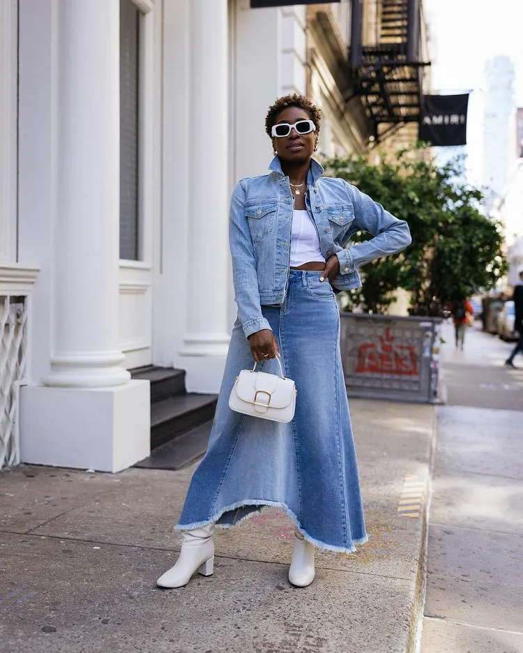 Ideas for Styling the 90s Denim Maxi Skirt for Petite Women