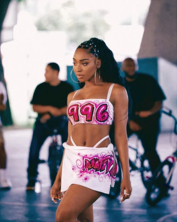 90s crop shop top outfit