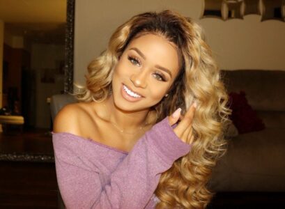honey blonde hair color for dark skin choosing the right option for your skin tone has become a trend the contrast gains attention instantly and you become more attractive