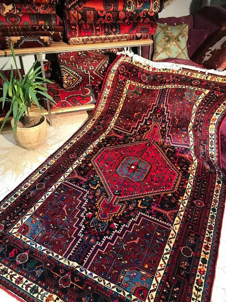 how to identify oriental rug patterns look for medallion and geometric figures
