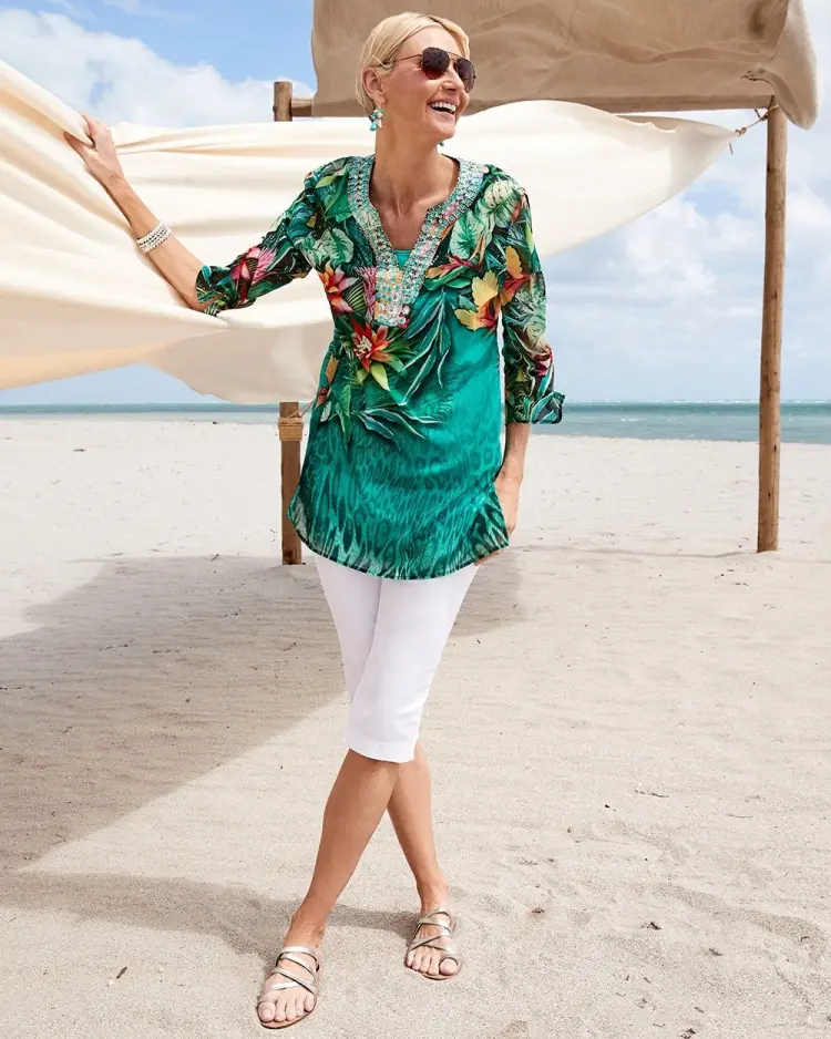 how to look chic at the beach for women over 60