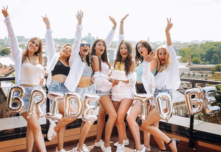 how to throw a bachelorette party on a budget ideas planner checklist diy
