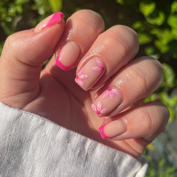 minimalist floral pink french tip summer manicure short square nails