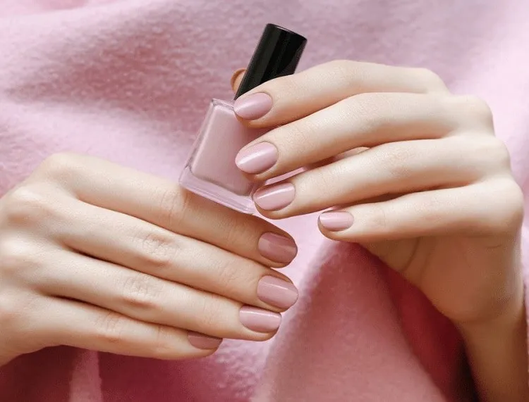 pale pink nails for older women