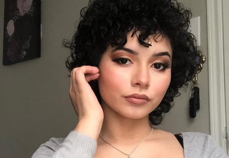 short haircuts for fine curly hair and round faces