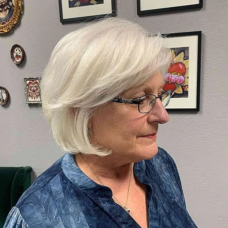 short hairstyles for over 50 with glasses