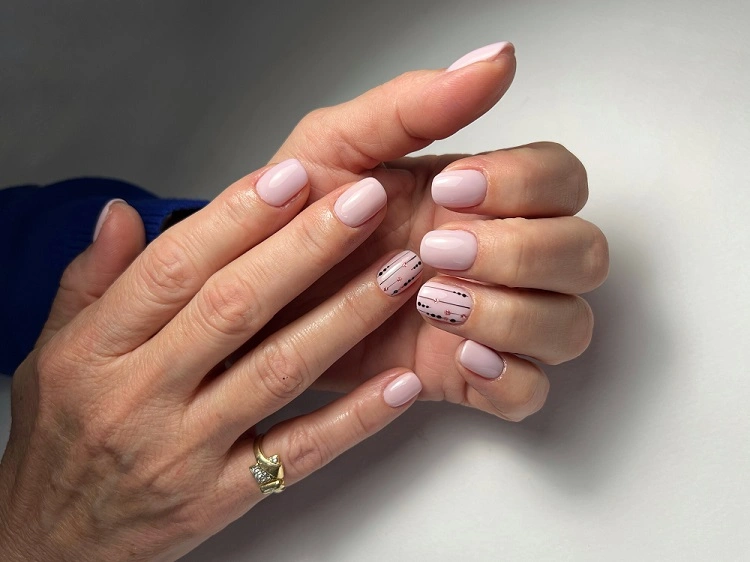 short square nails with rounded edges