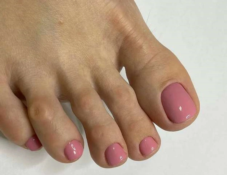 soft pink pedicure for 50 years old women