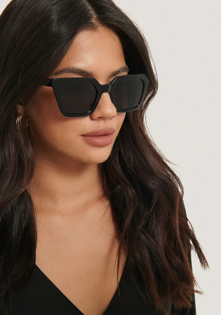 Shades for hotsell oval face female