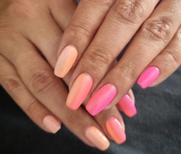 summer ombre manicure bright nails 2023 pink and orange