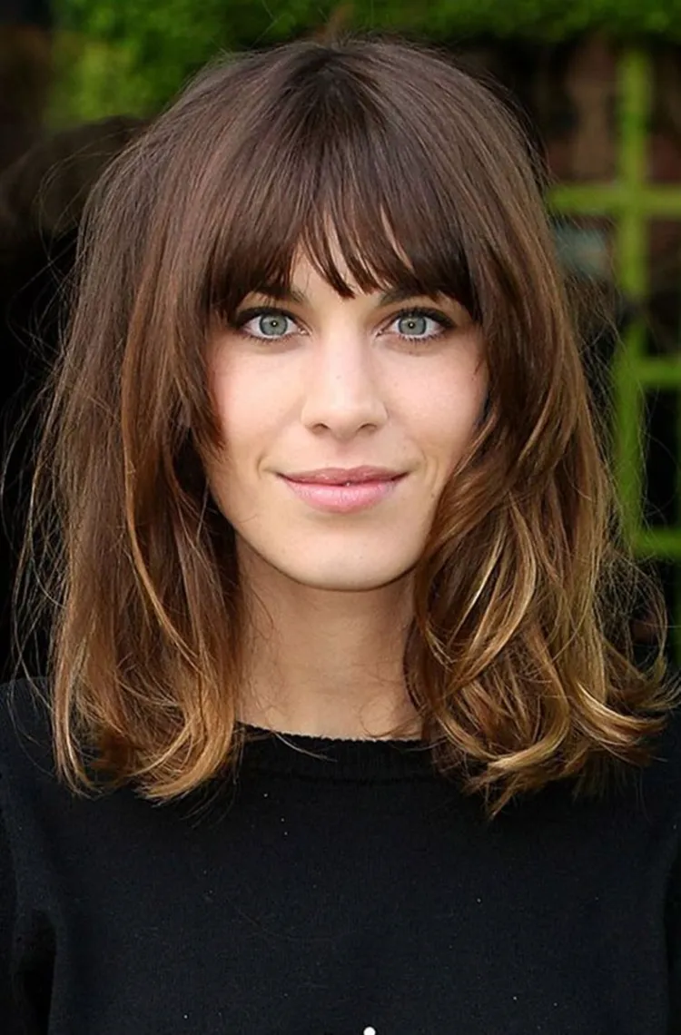 What Bangs Suit a Big Forehead? 23 Stylish Ideas for 2023