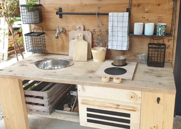 diy outdoor sink from wooden pallets