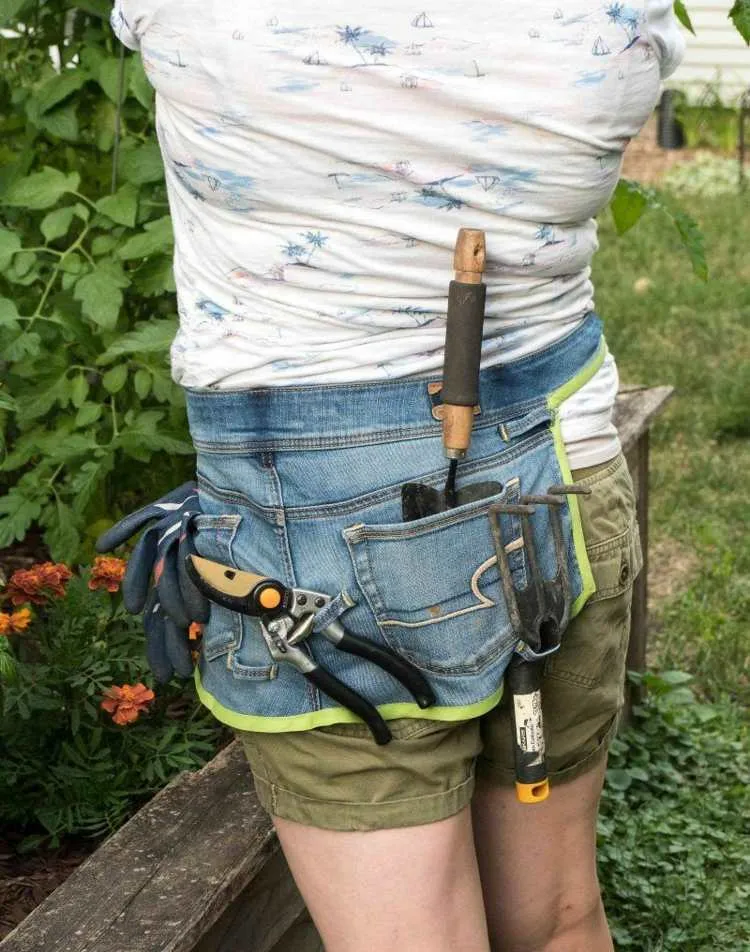 how to reuse and upcycle old jeans easy craft ideas diy garden tool apron