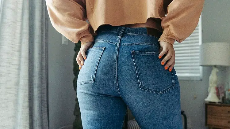 what type of jeans for curvy women