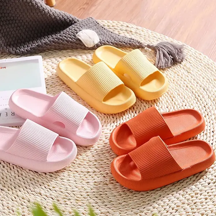 affordable graduation gift ideas for daugther slides women