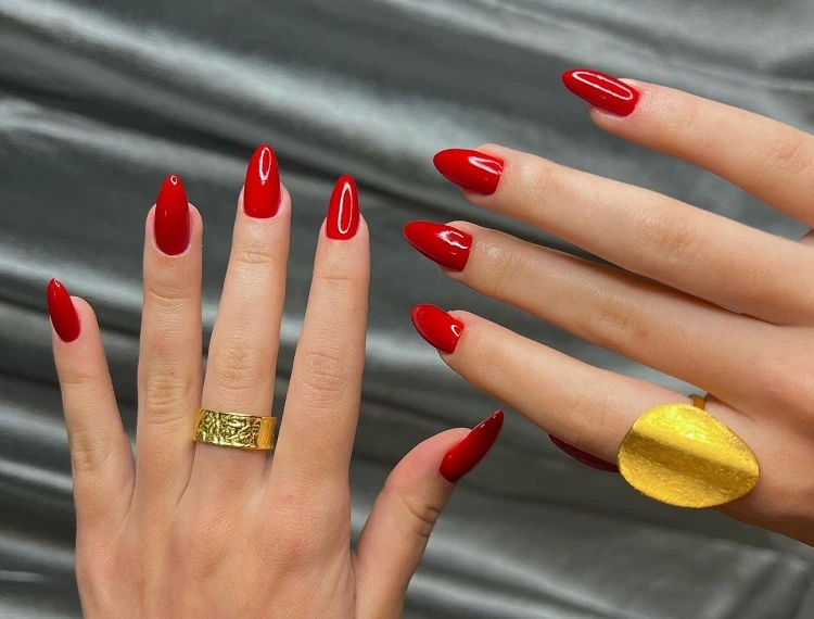 classic red nails summer 2023 almond shape