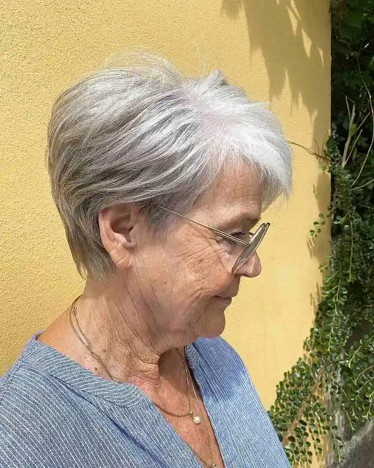 cute short haircuts for older women 2023