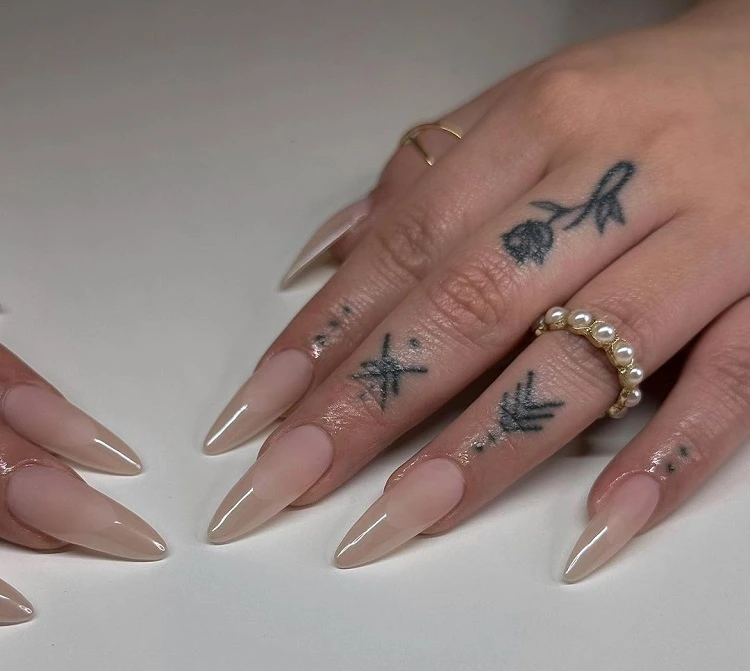 glazed french tip nails stilletto short summer manicure trends 2023