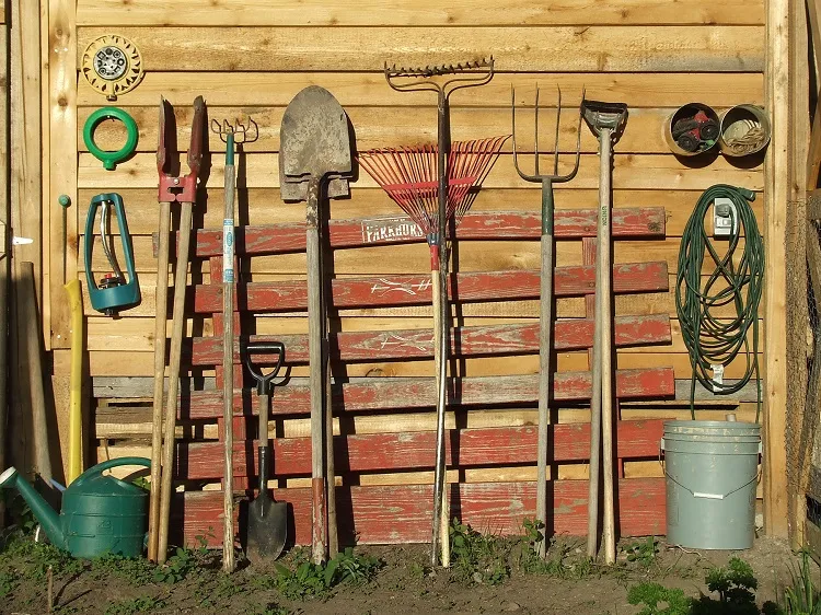 how do you disinfect garden tools without bleach