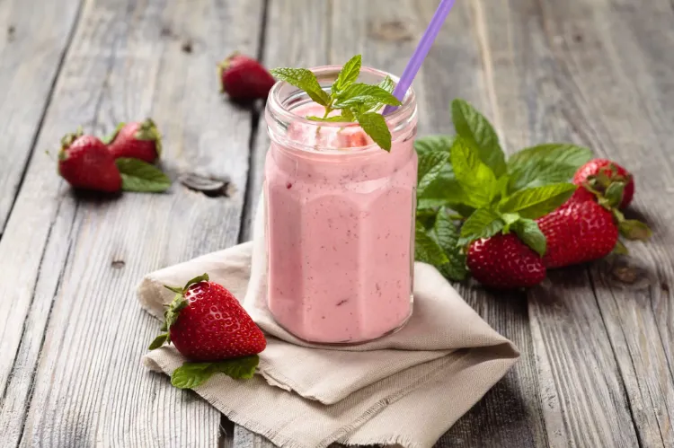 how to make a strawberry smoothie step by step recipe