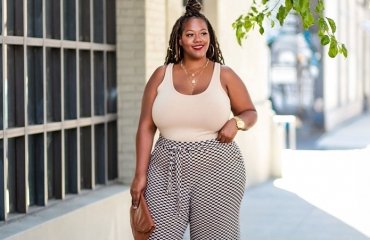 how to style wide leg pants for plus size women in summer